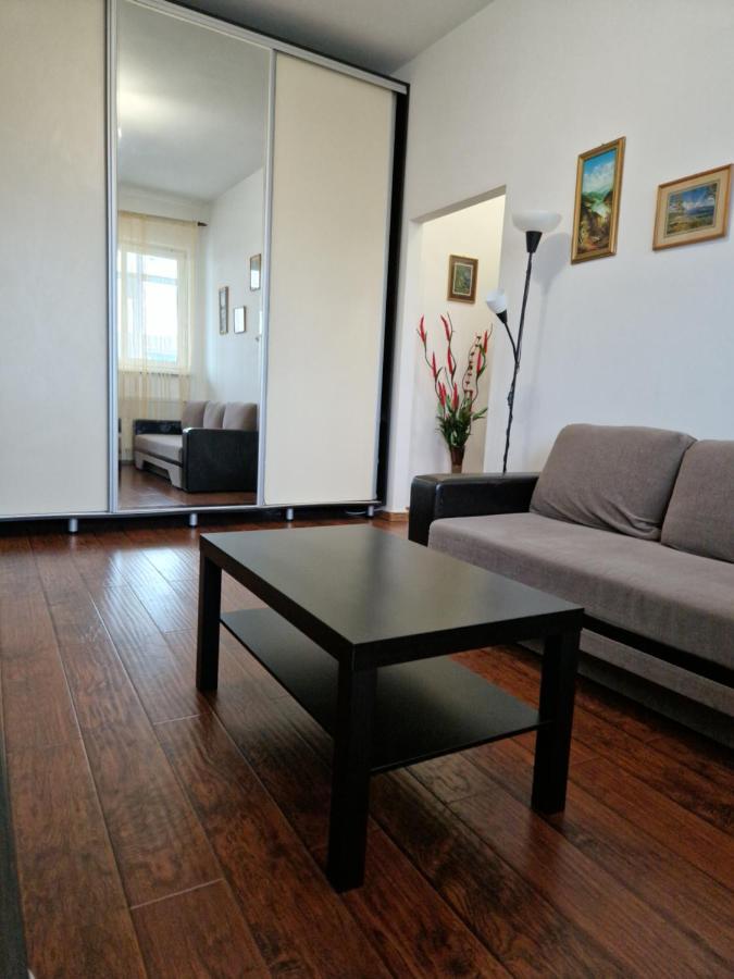 בוקרשט Charming Apartment With Private Terrace מראה חיצוני תמונה
