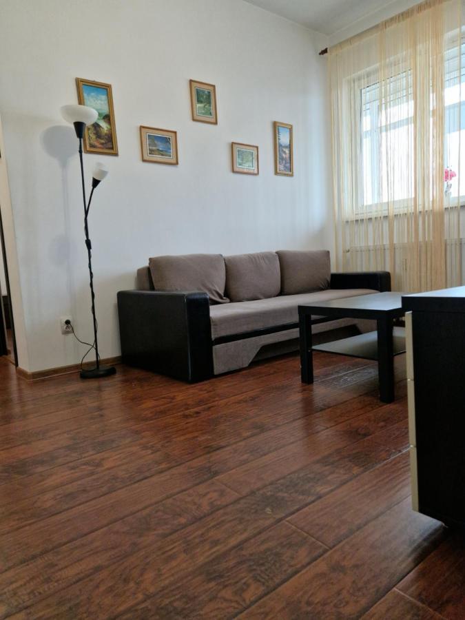 בוקרשט Charming Apartment With Private Terrace מראה חיצוני תמונה